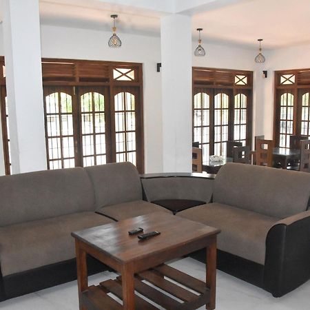 Silverline Guest House Anuradhapura Exterior foto