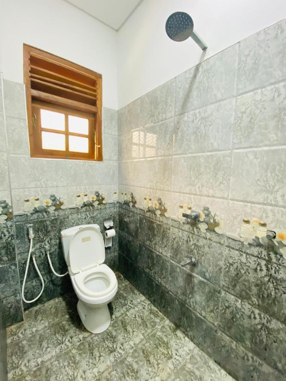 Silverline Guest House Anuradhapura Quarto foto