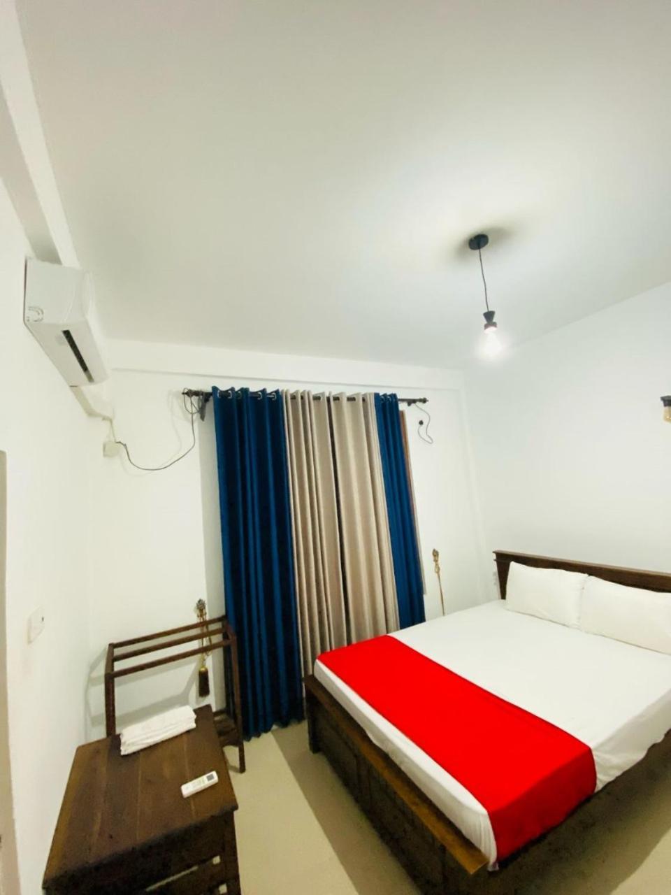 Silverline Guest House Anuradhapura Quarto foto